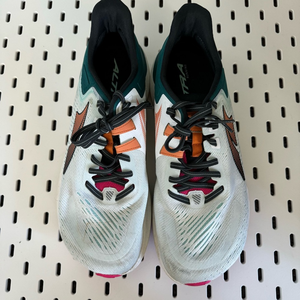 Women’s Altra Provision 6 size 10